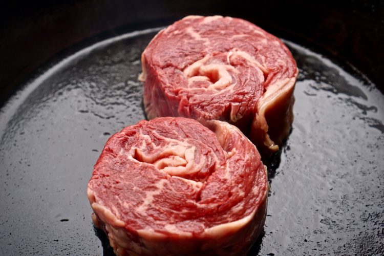 Ribeye Cap Steak zuschneiden und grillen
