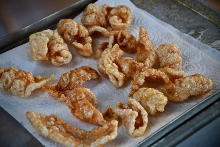 Knusprige Schweineschwarten Chips