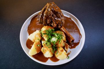 Lammhaxe mit Omas Liebling
