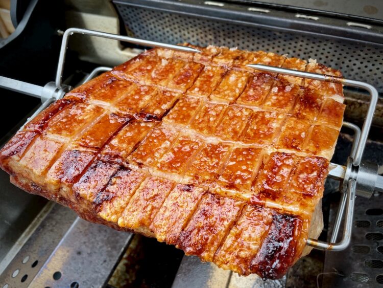 Knuspriger Schweinebauch vom Drehspieß